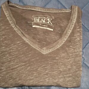 Mens Buckle Black V-neck Tshirt. Gray With Heather Pattern. Size XL